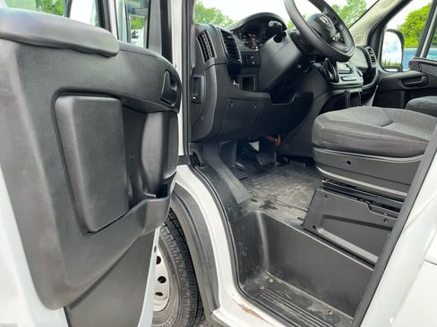 Used 2023 RAM ProMaster 2500 FWD image 9
