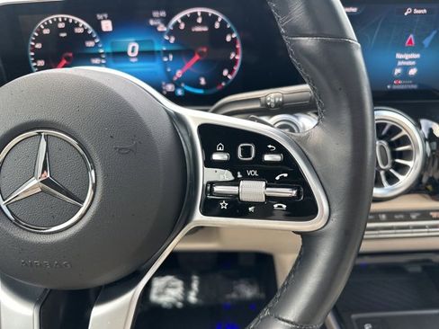 Used 2023 Mercedes-Benz GLB 250 4MATIC image 22