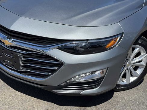 Used 2025 Chevrolet Malibu LT image 3