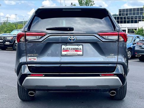 Used 2024 Toyota RAV4 SE w/ Convenience Package AWD/4WD image 4