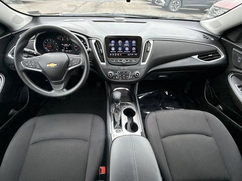 Used 2025 Chevrolet Malibu LT image 23