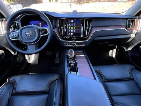 Used 2023 Volvo XC60 T8 Ultimate image 18