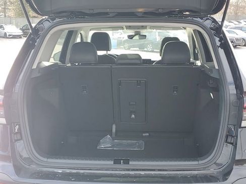 New 2026 Volkswagen Taos SE FWD image 7
