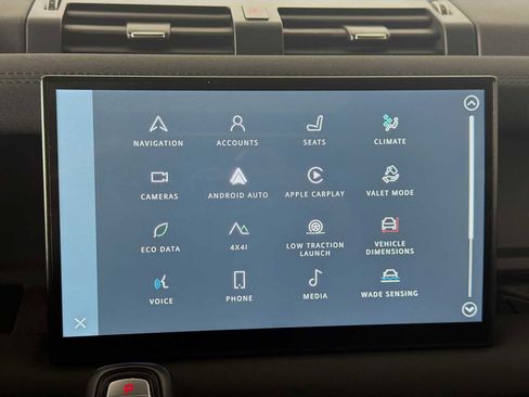 Used 2023 Land Rover Defender 130 X-Dynamic SE image 14