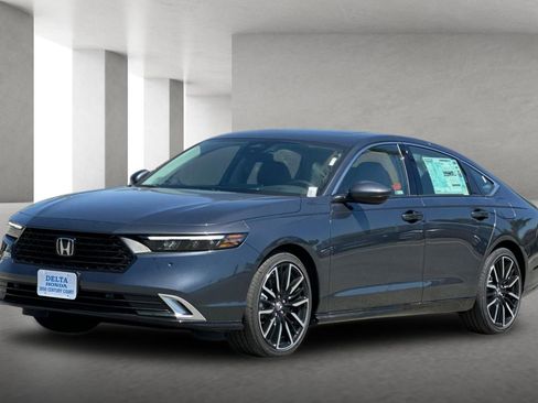 New 2026 Honda Accord Touring image 8