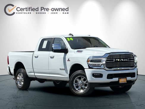 Used 2024 RAM 2500 Laramie w/ Safety Group AWD/4WD image 2