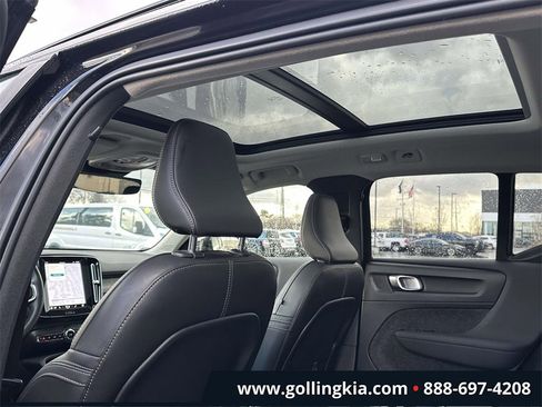 Used 2025 Volvo XC40 B5 Plus image 14