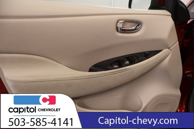 Used 2011 Nissan Leaf FWD image 10