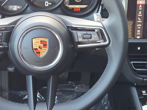 New 2026 Porsche Macan AWD/4WD image 18