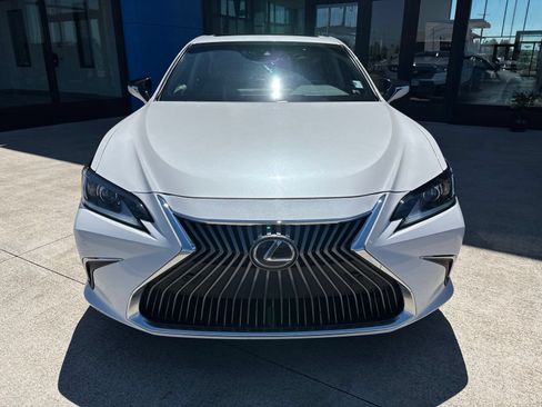 Used 2019 Lexus ES 350 w/ Premium Package FWD image 2