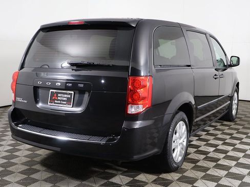 Used 2016 Dodge Grand Caravan American Value Package FWD image 5