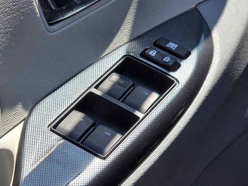 Used 2014 Toyota Sienna SE w/ SE Premium Package w/Entune FWD image 34
