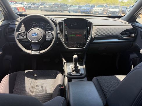 Used 2025 Subaru Forester Premium AWD/4WD image 7