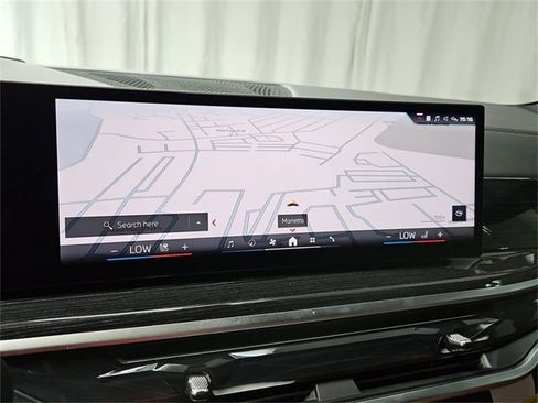 Used 2025 BMW X7 M60i image 39