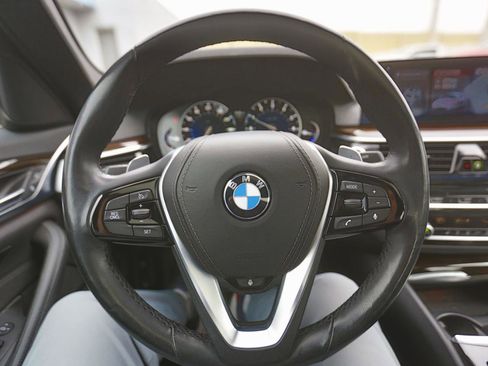 Used 2019 BMW 530i xDrive w/ Convenience Package image 6