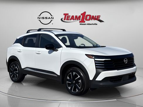 Used 2026 Nissan Kicks SV w/ Cold Weather Package AWD/4WD image 1