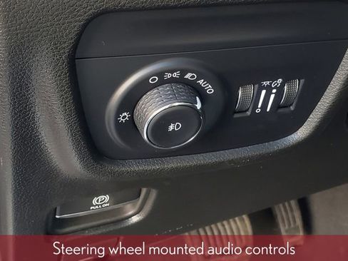 Used 2025 Jeep Grand Cherokee Limited w/ Black Appearance Package AWD/4WD image 21