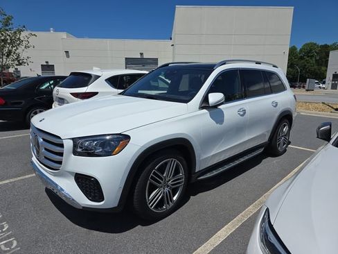 Used 2026 Mercedes-Benz GLS 450 4MATIC image 4
