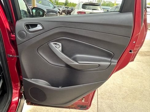 Used 2017 Ford Escape Titanium w/ Canadian Touring Package AWD/4WD image 15