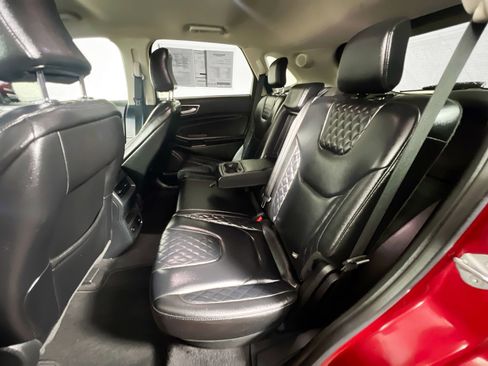 Used 2023 Ford Edge Titanium image 29