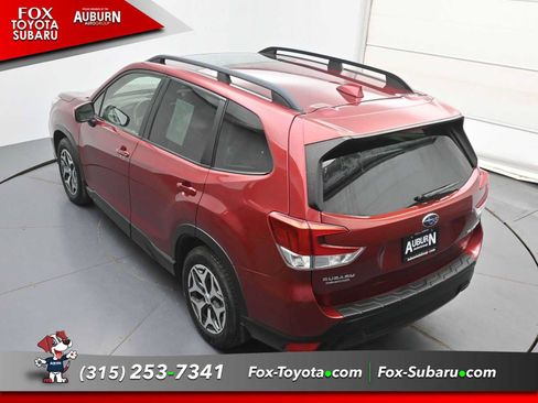 Used 2020 Subaru Forester Premium AWD/4WD image 29