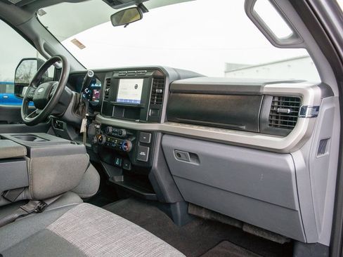 Used 2024 Ford F350 XLT image 31