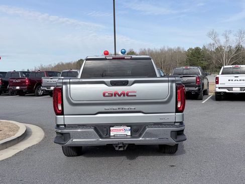 Used 2025 GMC Sierra 1500 SLT image 8