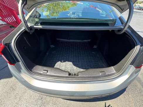Used 2019 Chevrolet Cruze LT FWD image 24