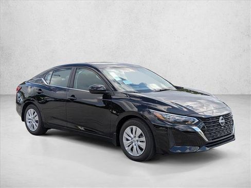 Used 2025 Nissan Sentra S image 6