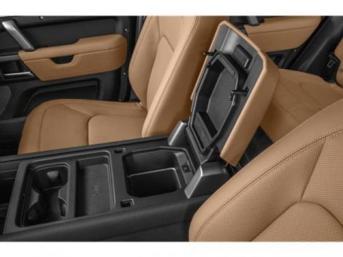 Used 2025 Land Rover Defender 110 V8 image 14