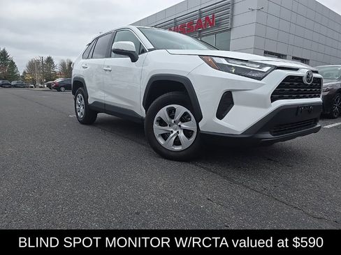 Used 2025 Toyota RAV4 LE AWD/4WD image 3