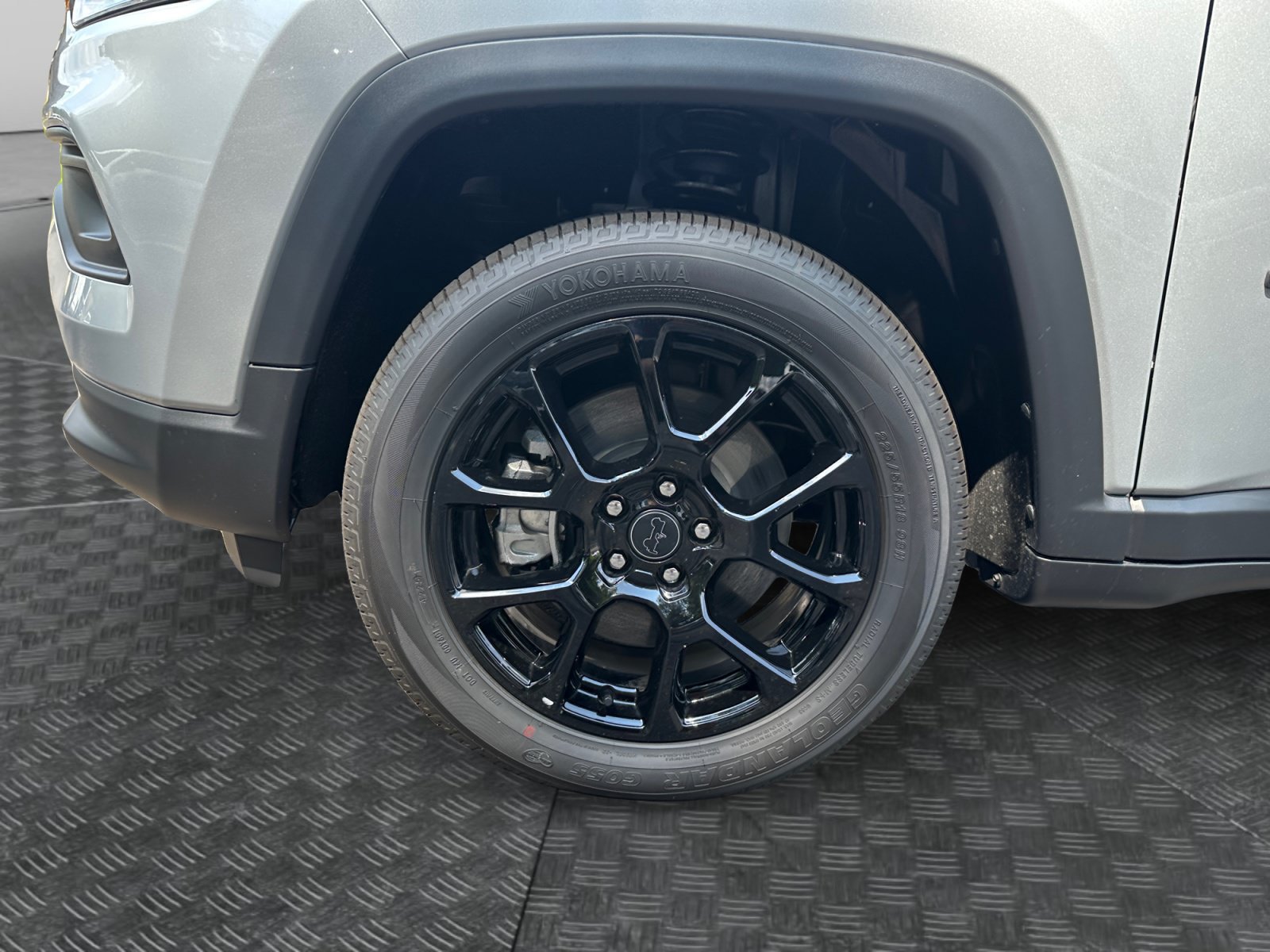 New 2026 Jeep Compass Latitude AWD/4WD image 18