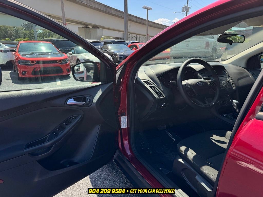Used 2015 Ford Focus SE w/ Reverse Sensing Package FWD image 20