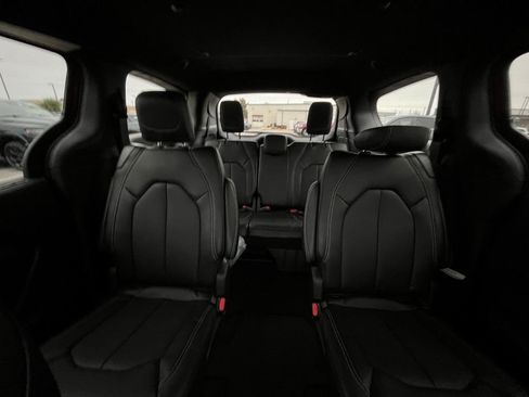 New 2026 Chrysler Pacifica Select FWD image 5