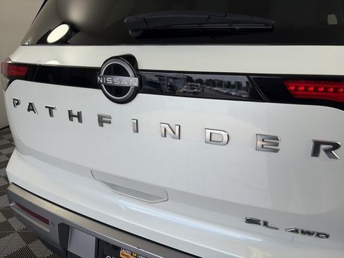Certified 2023 Nissan Pathfinder SL AWD/4WD image 17