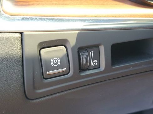 Certified 2023 Cadillac XT5 Premium Luxury w/ LPO, Floor Liner Package AWD/4WD image 9