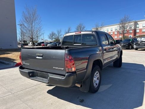 Used 2015 Toyota Tacoma PreRunner w/ Convenience Package image 3