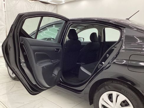 Used 2025 Nissan Versa S FWD image 21