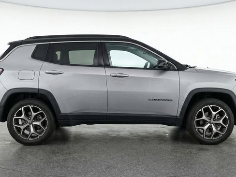 Used 2025 Jeep Compass Limited AWD/4WD image 11