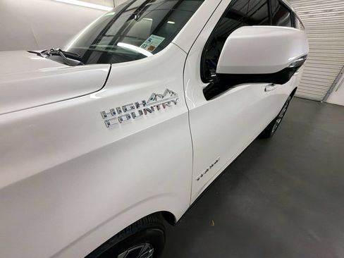 Certified 2025 Chevrolet Tahoe High Country RWD image 33