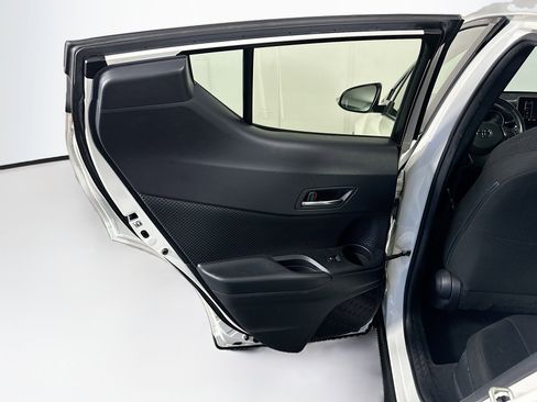 Used 2018 Toyota C-HR XLE FWD image 25