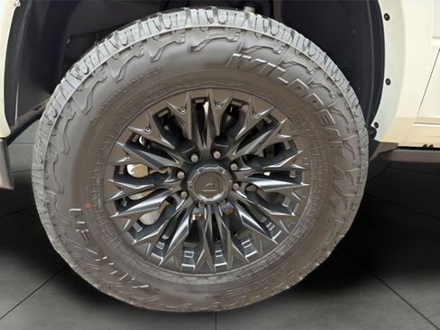 Used 2023 RAM 3500 Limited AWD/4WD image 13