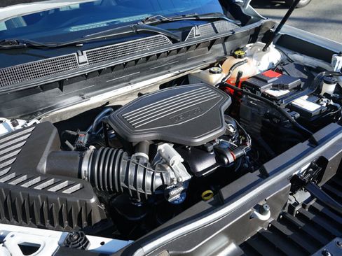 Used 2023 GMC Acadia AT4 w/ Preferred Package image 9