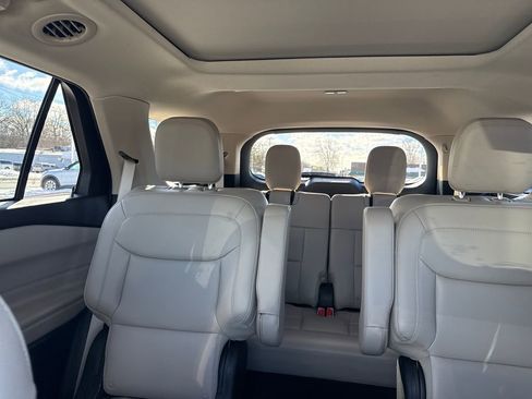 Used 2023 Ford Explorer XLT w/ Equipment Group 202A image 40