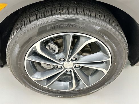 Used 2023 Buick Encore GX Select w/ Safety Package II image 31