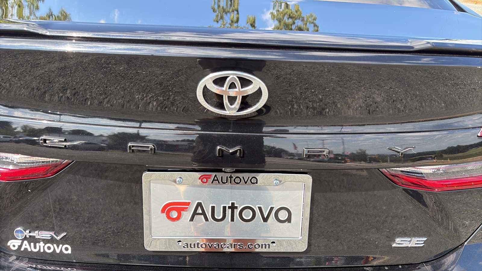 Used 2025 Toyota Camry SE FWD image 30