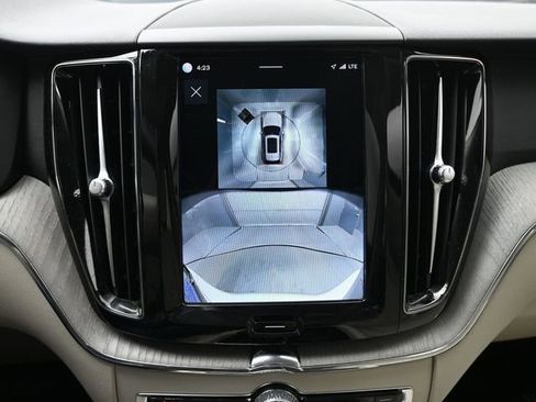 Used 2024 Volvo XC60 B5 Plus w/ Protection Package Premier image 21