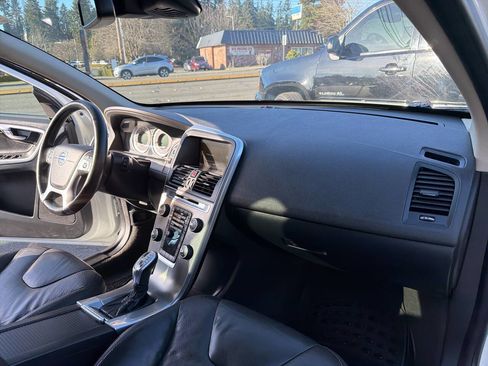 Used 2013 Volvo XC60 T6 image 10