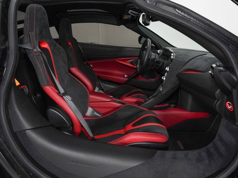 Used 2018 McLaren 720S Performance image 30