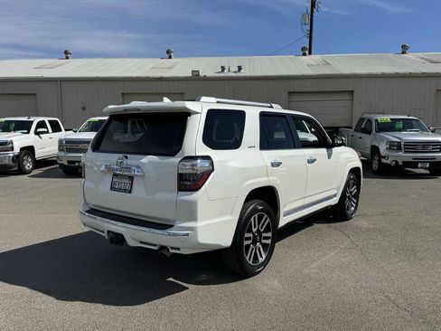 Used 2018 Toyota 4Runner Limited image 9